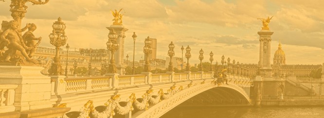 Foto der Pont Alexandre III in Paris. Darüber ein gelbes Overlay.